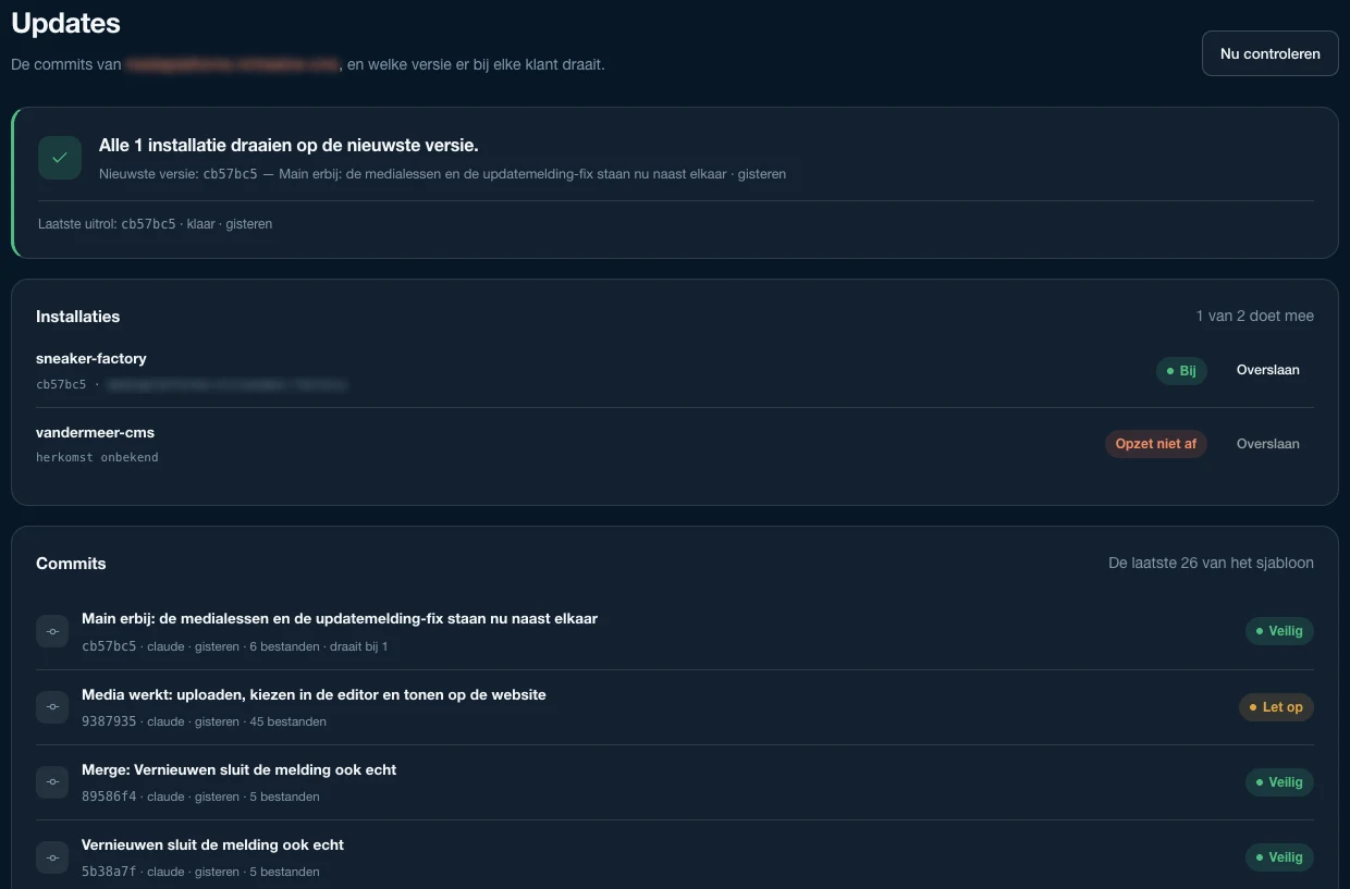 Het updatescherm waarmee Treeline nieuwe versies uitrolt: bovenaan of alle installaties op de nieuwste versie draaien, daaronder de installaties en de commits die meekwamen.